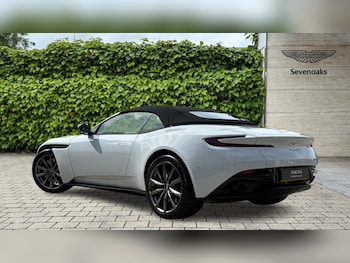 Used Aston Martin DB11 2021 for sale - 75391589: Photo