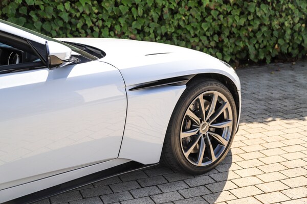 Used Aston Martin DB11 2021 for sale - 75391589: Photo 52