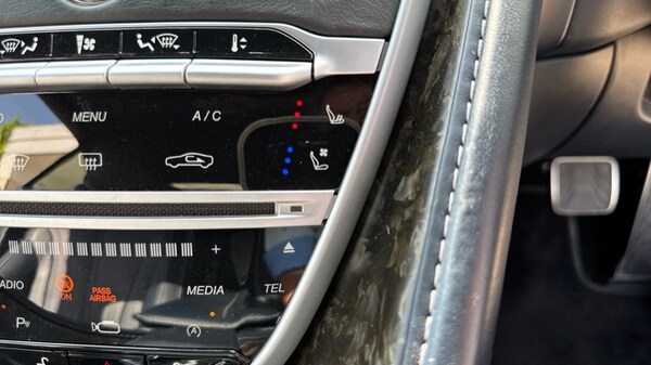Used Aston Martin DB11 2021 for sale - 75391589: Photo 53
