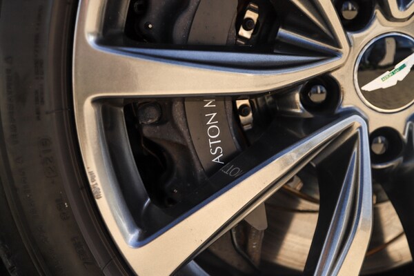 Used Aston Martin DB11 2021 for sale - 75391589: Photo 56
