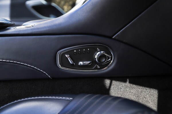 Used Aston Martin DB11 2021 for sale - 75391589: Photo 64