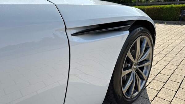 Used Aston Martin DB11 2021 for sale - 75391589: Photo 9