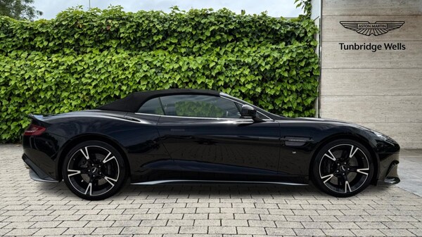 Used Aston Martin Vanquish 2017 for sale - 75391685: Photo 16