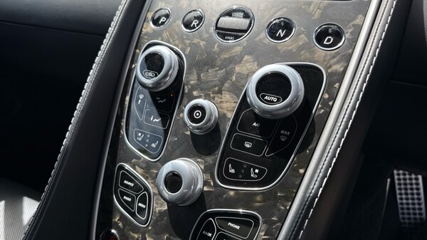 Used Aston Martin Vanquish 2017 for sale - 75391685: Photo 34