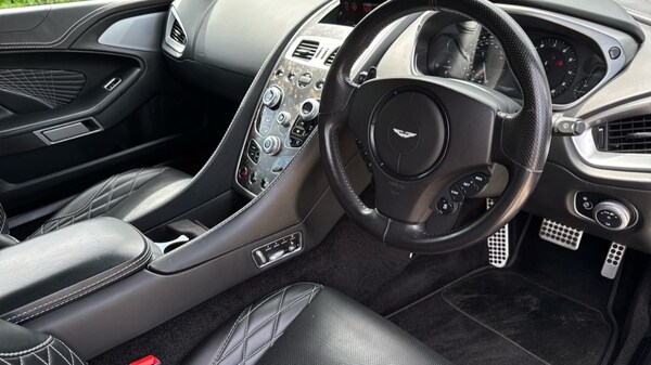 Used Aston Martin Vanquish 2017 for sale - 75391685: Photo 3