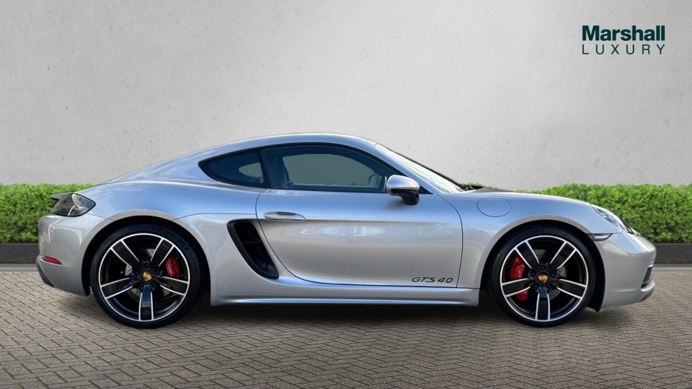 Used Porsche Cayman 2021 for sale - 75959505: Photo 2