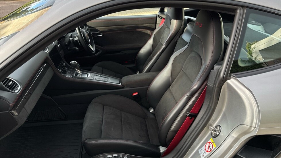 Used Porsche Cayman 2021 for sale - 75959505: Photo 43