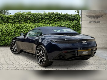 Used Aston Martin DB11 2021 for sale - 75391946: Photo