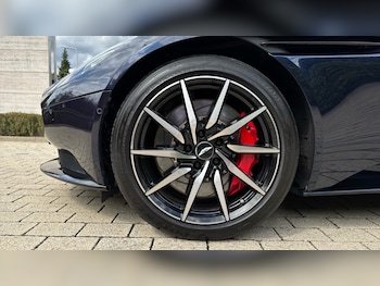 Used Aston Martin DB11 2021 for sale - 75391946: Photo