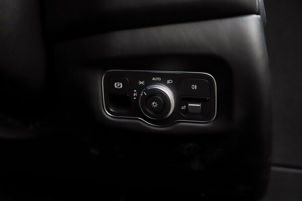 Used Aston Martin DB11 2019 for sale - 75391608: Photo 30