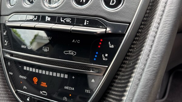 Used Aston Martin DB11 2019 for sale - 75391608: Photo 38