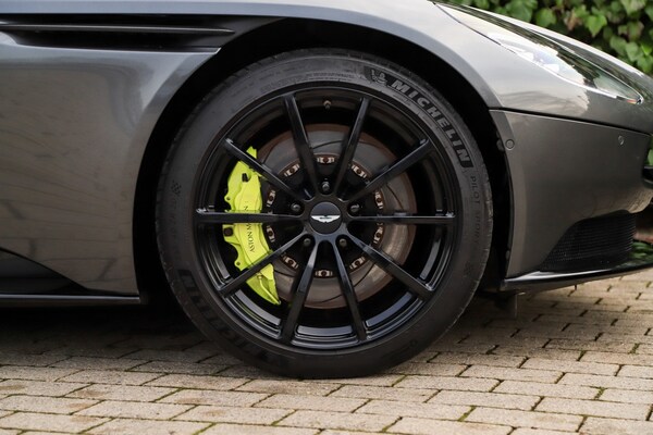 Used Aston Martin DB11 2019 for sale - 75391608: Photo 5