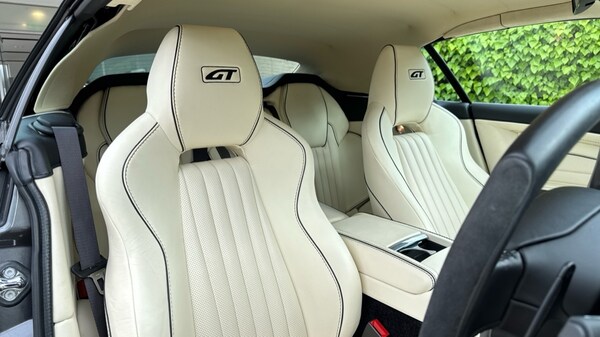 Used Aston Martin DB9 2017 for sale - 75424862: Photo 12