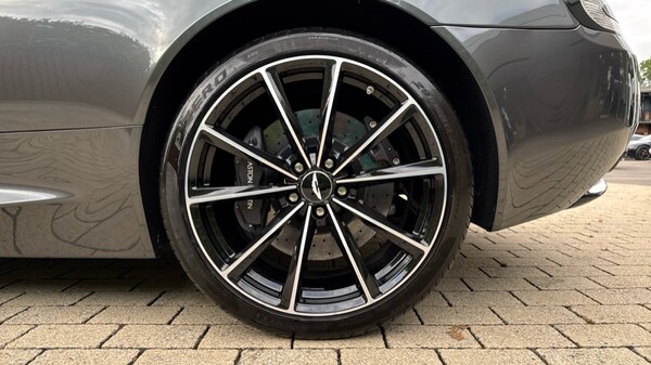 Used Aston Martin DB9 2017 for sale - 75424862: Photo 23
