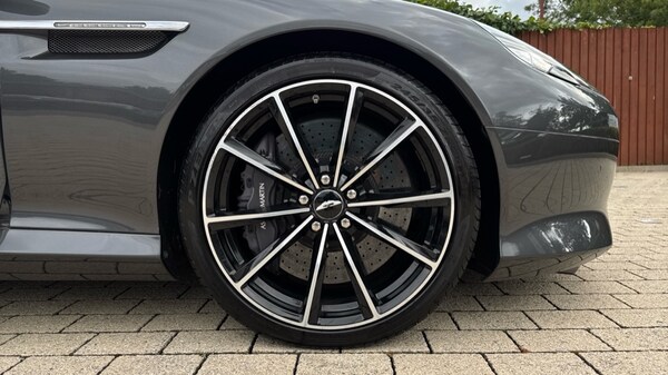 Used Aston Martin DB9 2017 for sale - 75424862: Photo 25