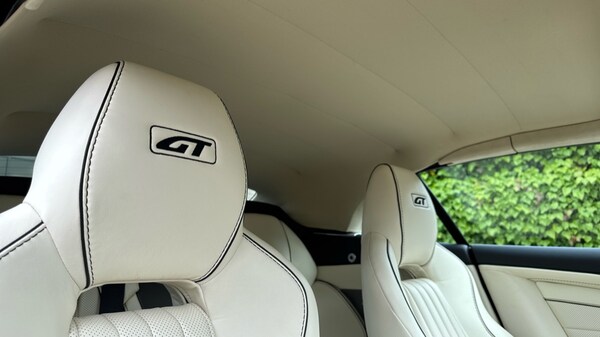 Used Aston Martin DB9 2017 for sale - 75424862: Photo 36