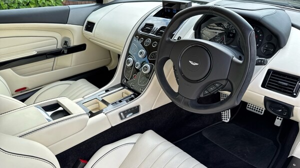 Used Aston Martin DB9 2017 for sale - 75424862: Photo 3