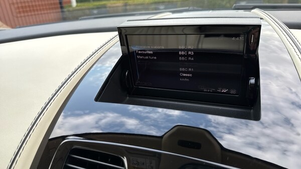 Used Aston Martin DB9 2017 for sale - 75424862: Photo 40