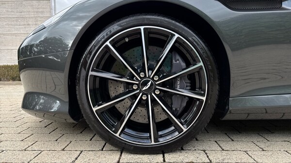 Used Aston Martin DB9 2017 for sale - 75424862: Photo 4