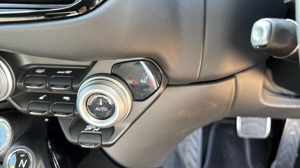 Used Aston Martin Vantage 2023 for sale - 75648450: Photo 37