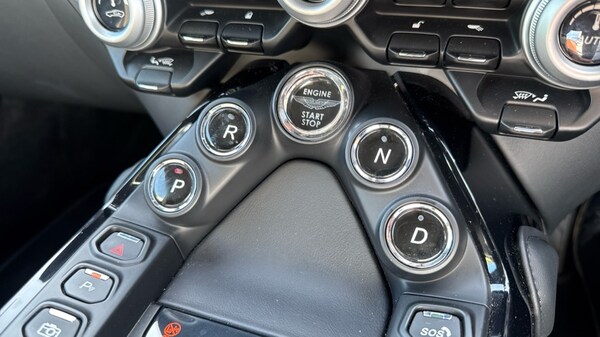 Used Aston Martin Vantage 2023 for sale - 75648450: Photo 51