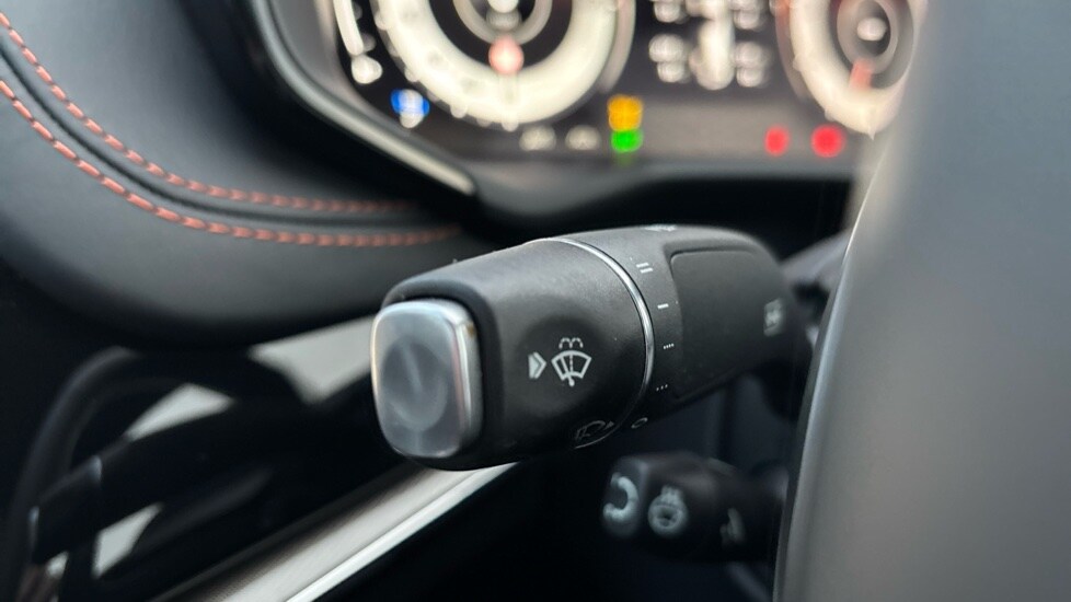 Used Aston Martin DBX 2024 for sale - 76203897: Photo 30