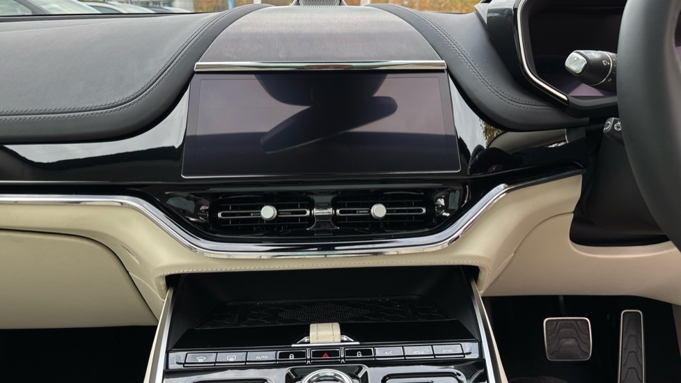 Used Aston Martin DBX 2024 for sale - 76528856: Photo 10