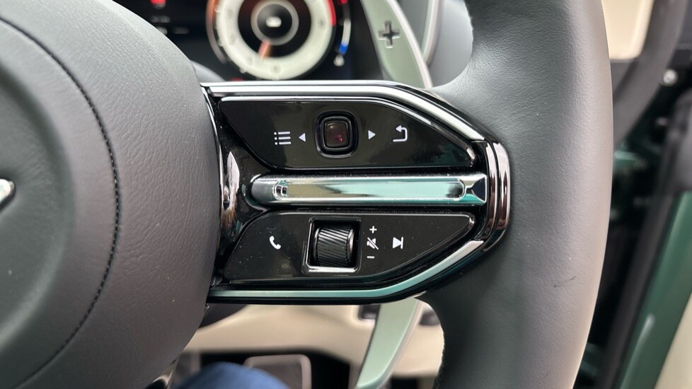 Used Aston Martin DBX 2024 for sale - 76528856: Photo 27