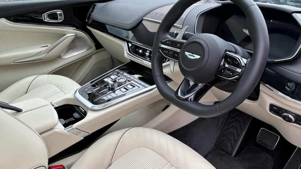 Used Aston Martin DBX 2024 for sale - 76528856: Photo 3