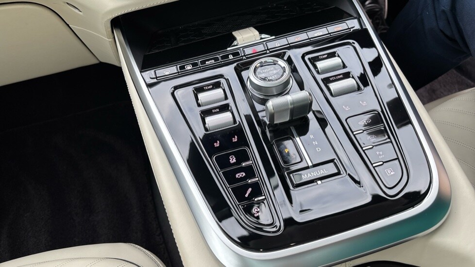 Used Aston Martin DBX 2024 for sale - 76528856: Photo 34