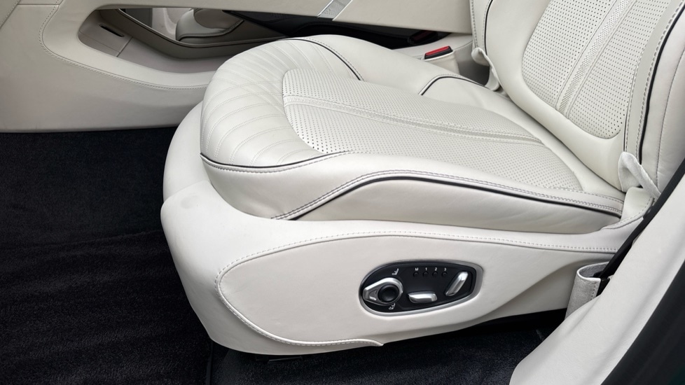 Used Aston Martin DBX 2024 for sale - 76528856: Photo 37