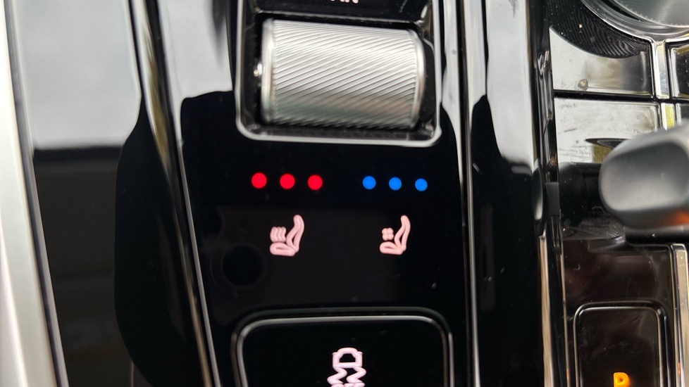 Used Aston Martin DBX 2024 for sale - 76528856: Photo 39