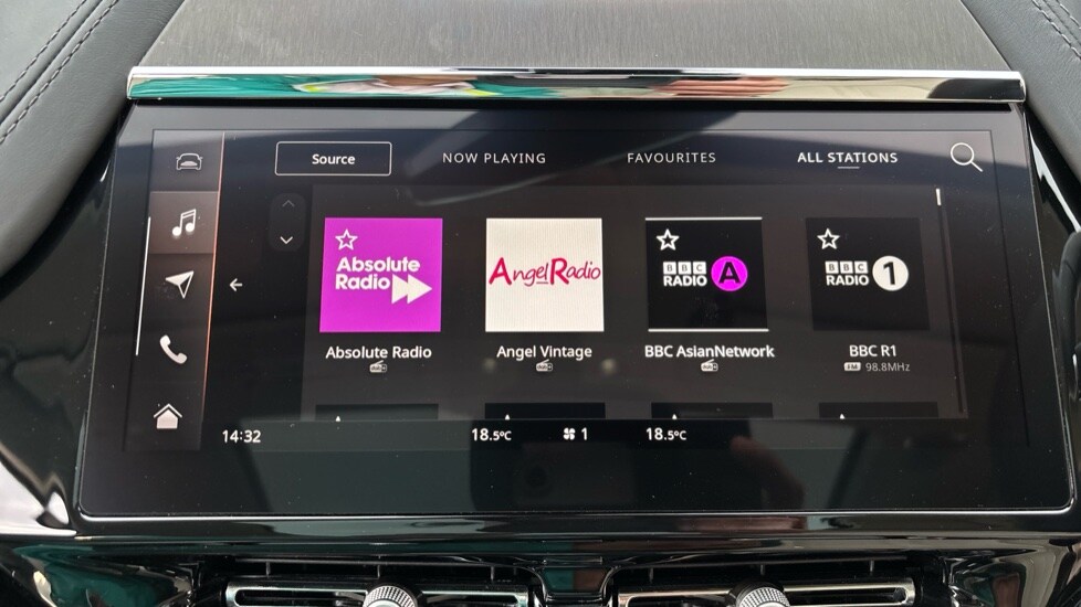 Used Aston Martin DBX 2024 for sale - 76528856: Photo 40