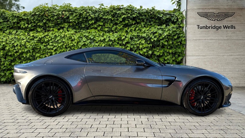 Used Aston Martin Vantage 2024 for sale - 76575175: Photo 16