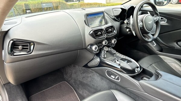 Used Aston Martin Vantage 2020 for sale - 75425032: Photo 18