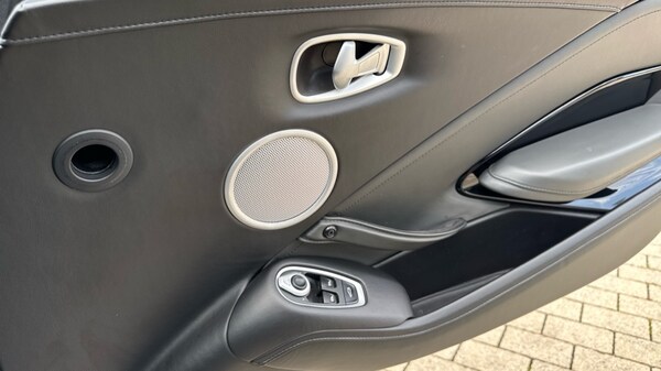 Used Aston Martin Vantage 2020 for sale - 75425032: Photo 34