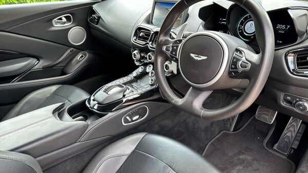 Used Aston Martin Vantage 2020 for sale - 75425032: Photo 3