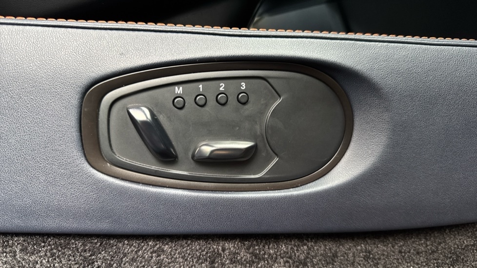 Used Aston Martin Vantage 2024 for sale - 76066953: Photo 36