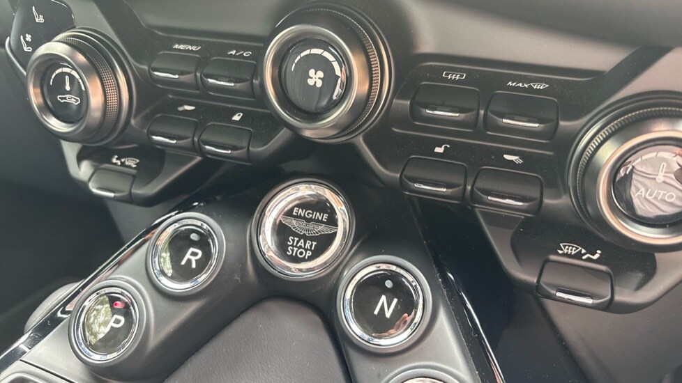Used Aston Martin Vantage 2024 for sale - 76544571: Photo 34