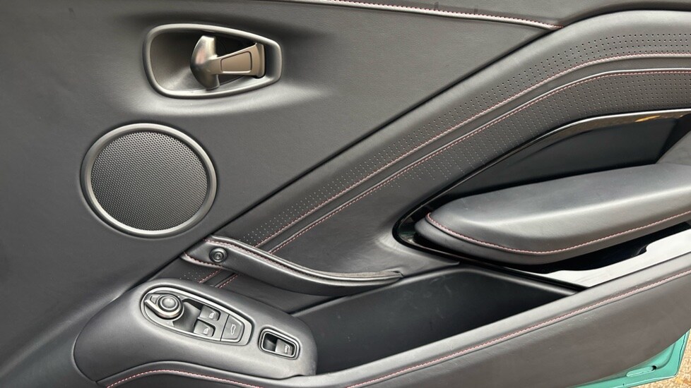 Used Aston Martin Vantage 2024 for sale - 76544571: Photo 35
