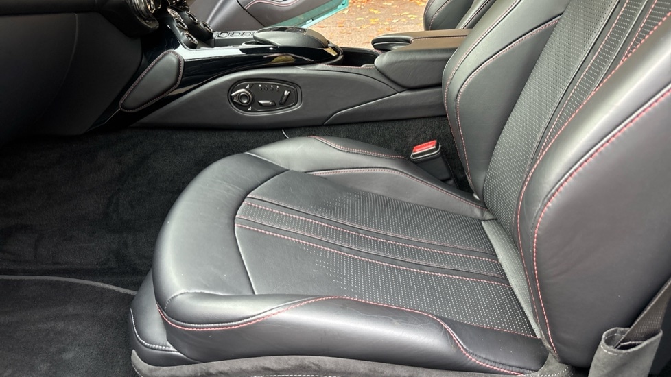 Used Aston Martin Vantage 2024 for sale - 76544571: Photo 37