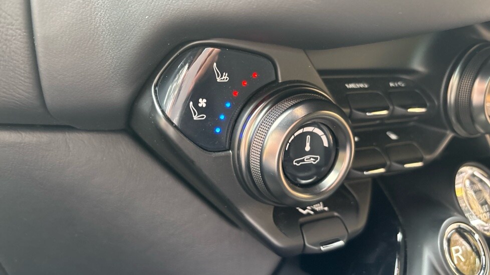 Used Aston Martin Vantage 2024 for sale - 76544571: Photo 39