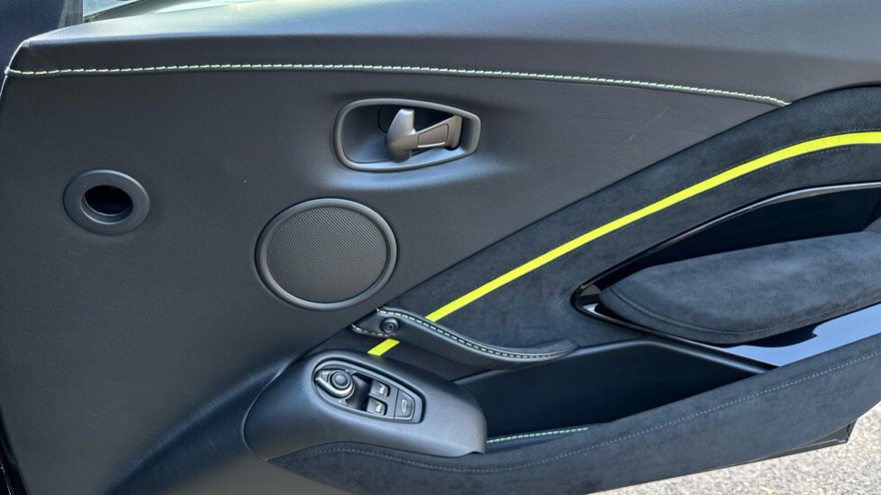 Used Aston Martin Vantage 2020 for sale - 75959526: Photo 34