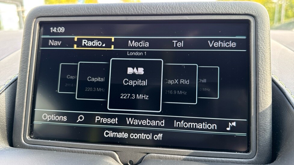 Used Aston Martin Vantage 2020 for sale - 75959526: Photo 38