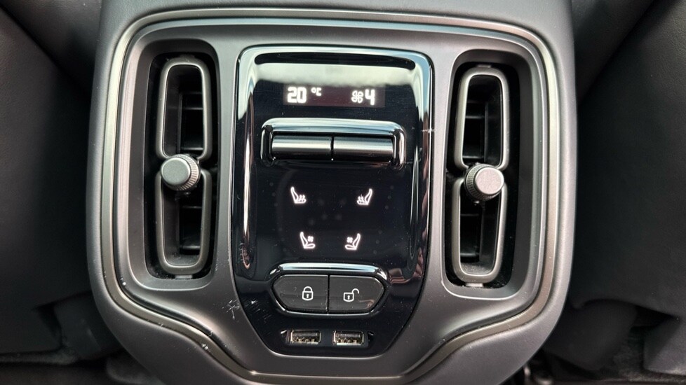 Used Aston Martin DBX 2024 for sale - 76203963: Photo 37