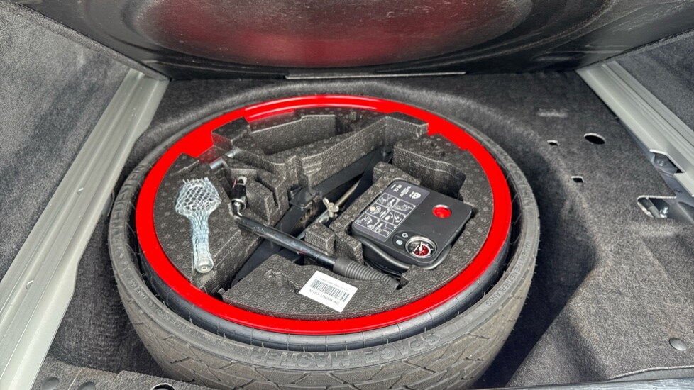 Used Aston Martin DBX 2024 for sale - 76203963: Photo 42