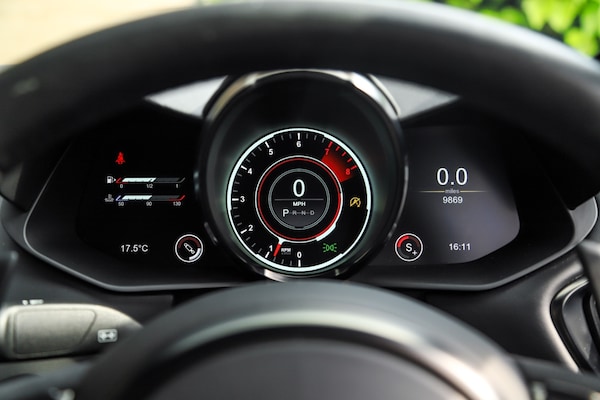 Used Aston Martin Vantage 2024 for sale - 75392168: Photo 10