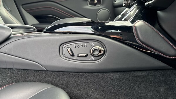 Used Aston Martin Vantage 2024 for sale - 75392168: Photo 35