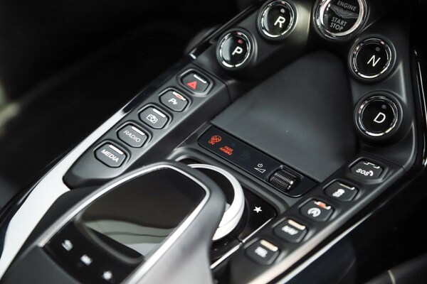 Used Aston Martin Vantage 2024 for sale - 75392168: Photo 65