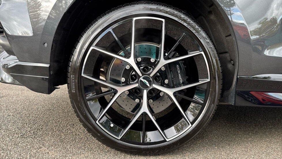 Used Aston Martin DBX 2024 for sale - 76216981: Photo 24